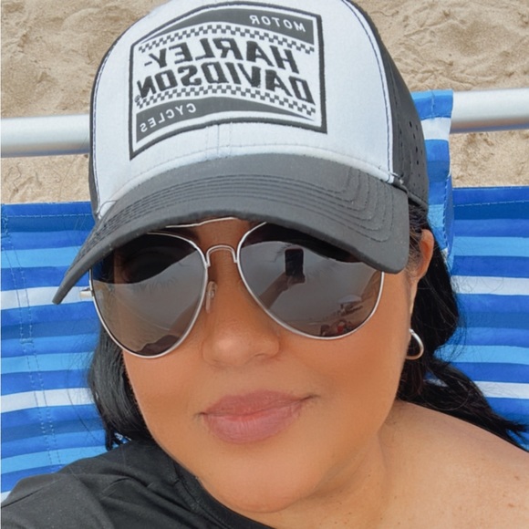 Meet your Posher, Yafira - Picture 1 of 1